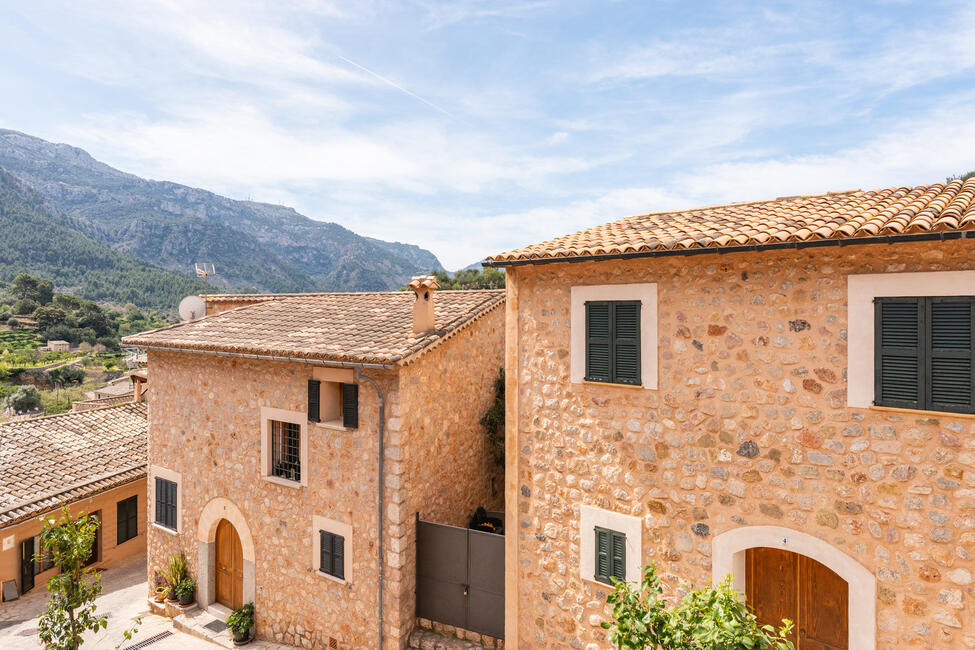 Exclusive new buildDetached house in the middle of the Tramontana mountains in Fornalutx