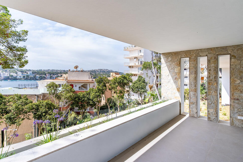 Luxuriöse Neubau-Villa mit Pool und Meerblick in Santa Ponsa