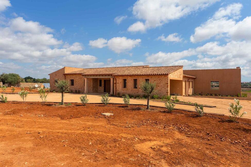 Rustikale Finca mit Pool unweit vom Strand in Santanyi