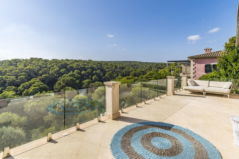 Beautiful villa with sea view and elevator in Sol de Mallorca