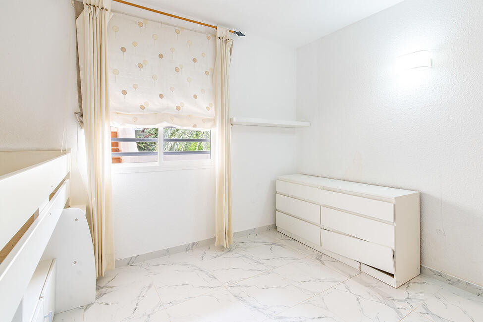 Attraktives Apartment mit Gemeinschaftspool in 1. Meereslinie von Santa Ponsa