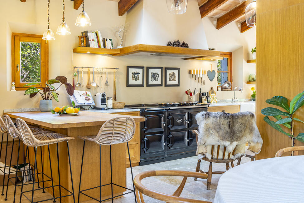 Charming finca with guest house and mountain views near Sóller