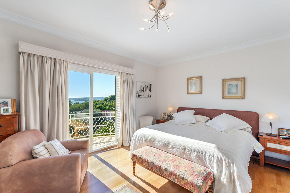 Fantastische Villa mit Gästeapartment und Teilmeerblick in Costa d’en Blanes