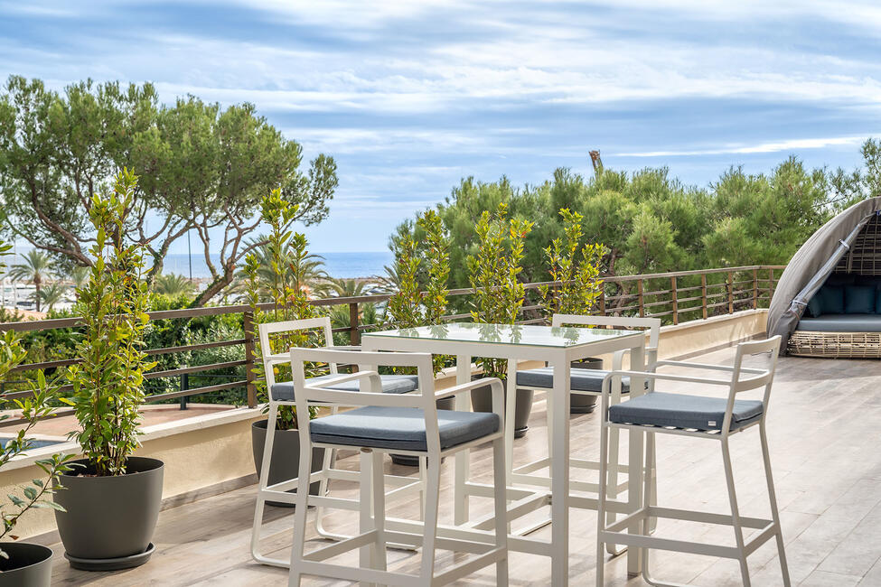 Renoviertes Erdgeschoss-Apartment mit Teilmeerblick in Portals Nous