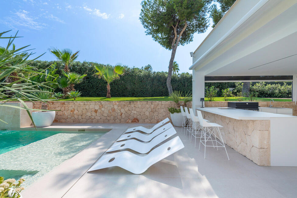 Beeindruckende Luxusvilla mit wunderschönem Poolbereich in Nova Santa Ponsa