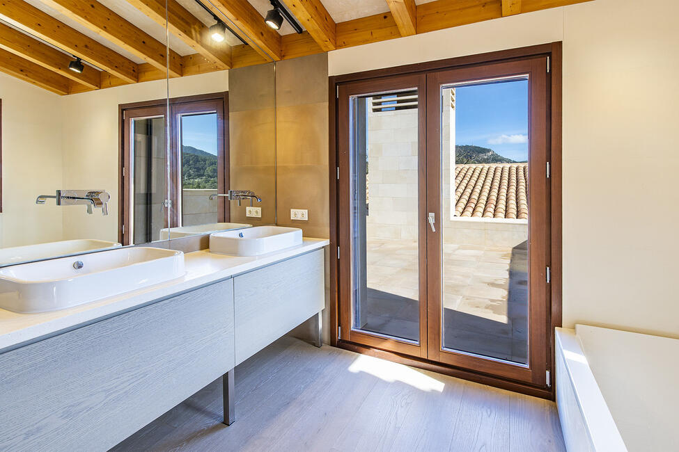Einzigartige Finca mit Pool und Bergblick in Cas Concos Des Cavaller
