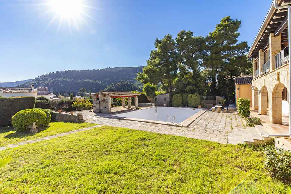 Casa señorial reformada con casa de invitados y gran zona de piscina en Valldemossa