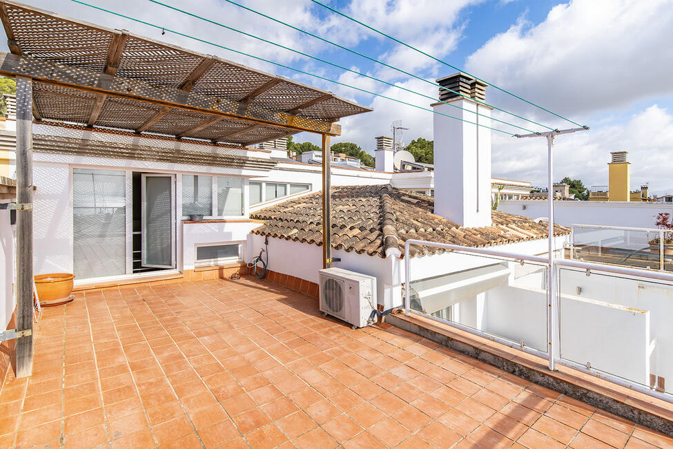 Charmantes Reihenhaus mit Pool und Blick auf den Hafen in Palma