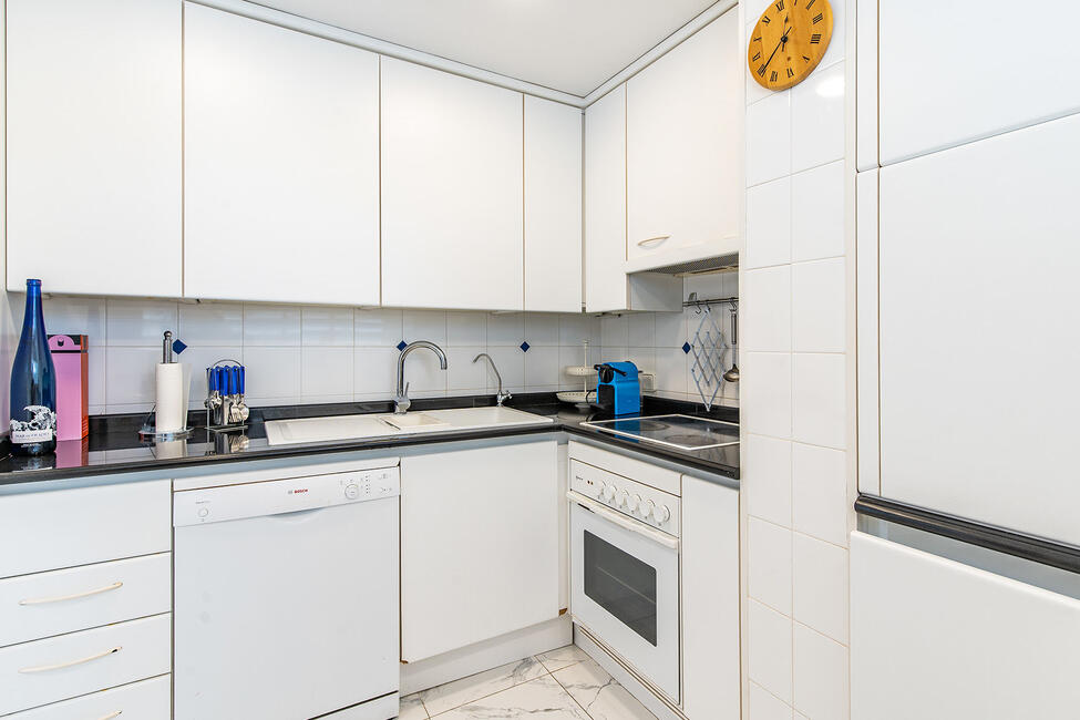 Attraktives Apartment mit Gemeinschaftspool in 1. Meereslinie von Santa Ponsa