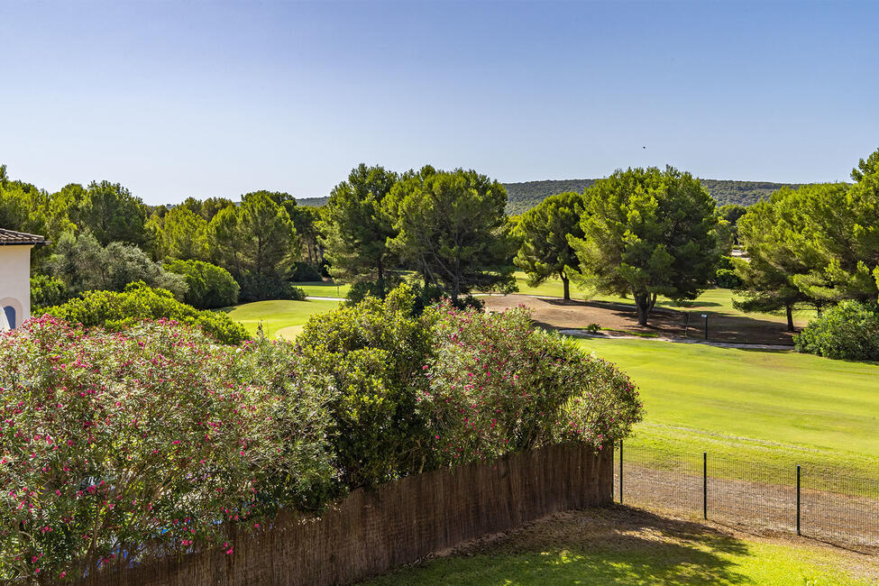Elegante piso con vistas al campo de golf en Santa Ponsa