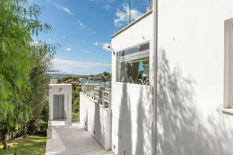 Aufwendig renovierte Villa mit fantastischem Meerblick in Costa d’en Blanes