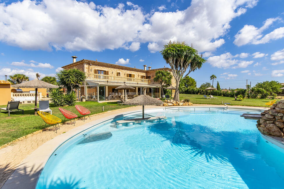 Herrliche Finca mit Pool und Ferienvermietungslizenz in Llucmajor
