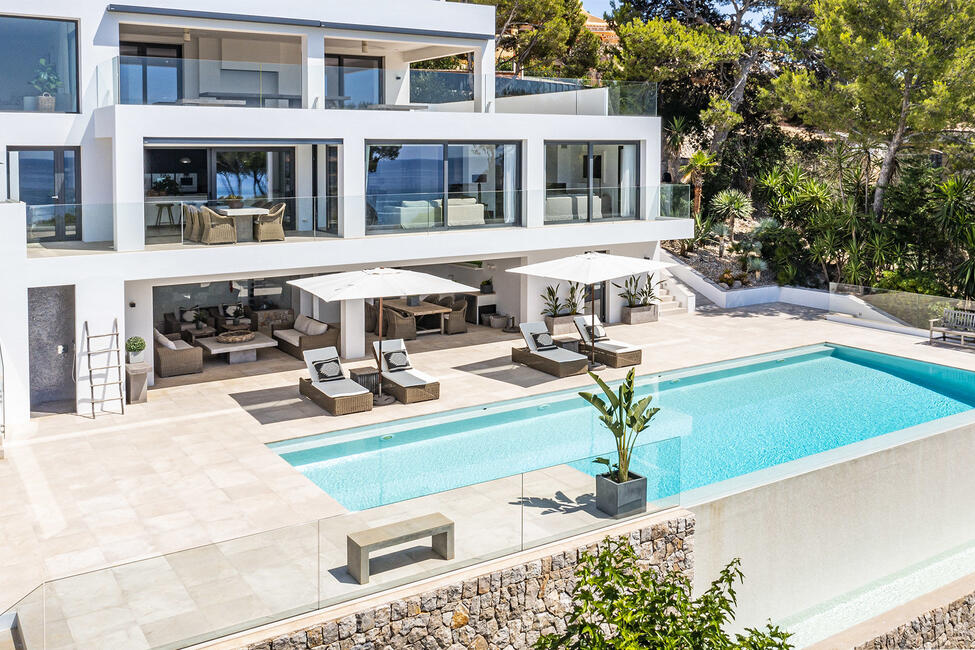 Luxusvilla mit Pool, privatem Tennisplatz und Meerblick in Santa Ponsa