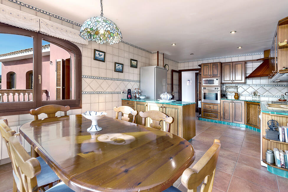 Traditionelle Meerblick-Villa mit Pool in Camp de Mar