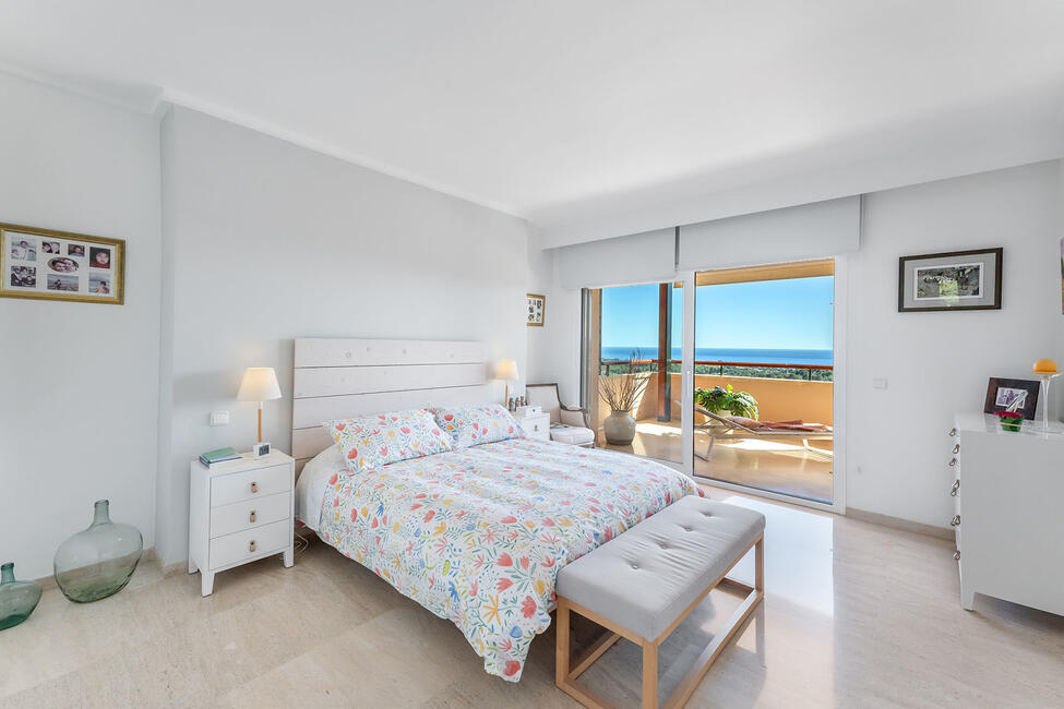 Fantastic penthouse with sea views close to the golf course in Bendinat