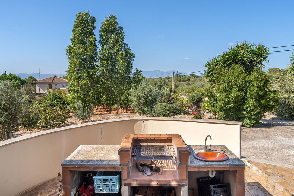 Mallorquinische Finca mit Pool und Weitblick auf die Berge in Marratxi