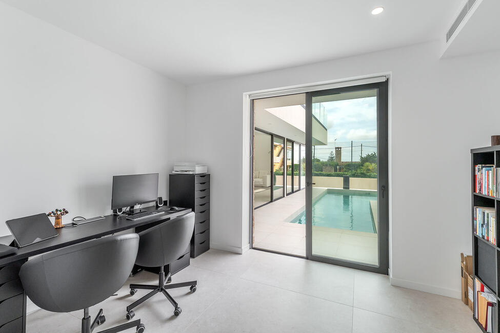 Attraktive Neubau-Villa mit Pool und Weitblick in Sa Cabaneta