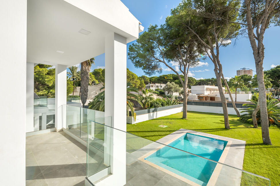 Modern detached villa with pool on Playa de Palma