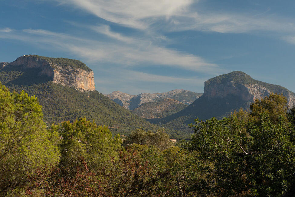 Attraktive Finca mit Bergblick und schönem Poolbereich in Alaró