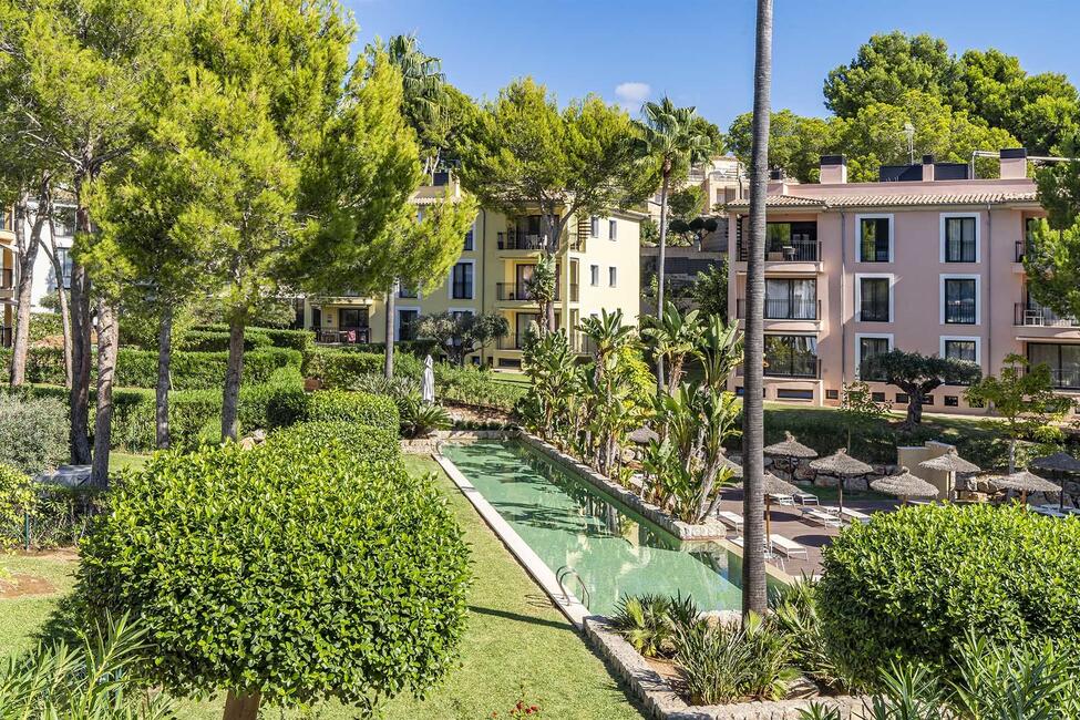 Elegantes Erdgeschoss-Apartment mit Privatgarten in Camp de Mar