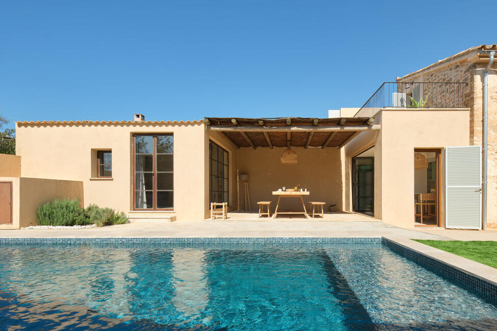 Luxuriously renovated village house with pool in Ses Salines