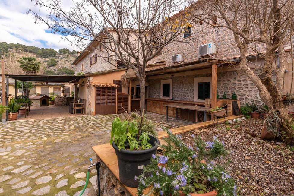 Fabelhafte, renovierte Finca mit Pool und Bergblick in Sóller