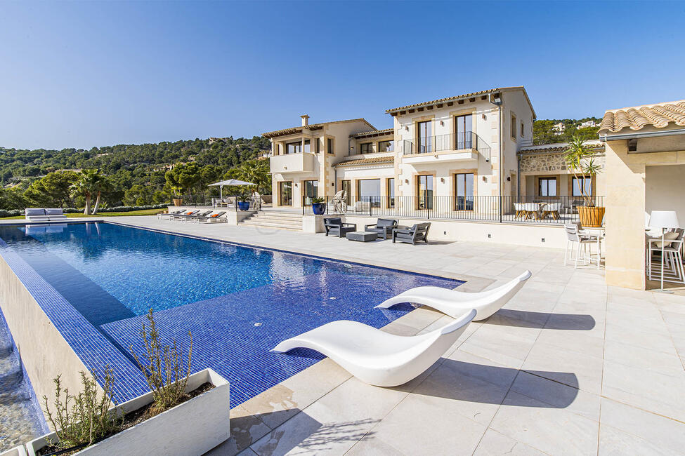 Spectacular finca with sensational sea and mountain views in Puerto Andratx