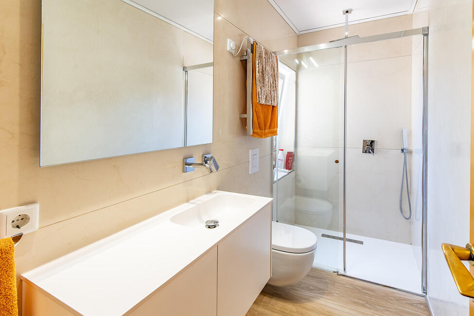 Penthouse mit direktem Meerzugang in bevorzugter Lage in Cas Catala
