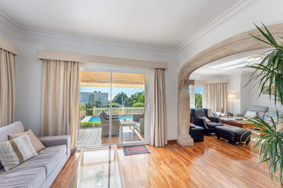 Fantastische Villa mit Gästeapartment und Teilmeerblick in Costa d’en Blanes