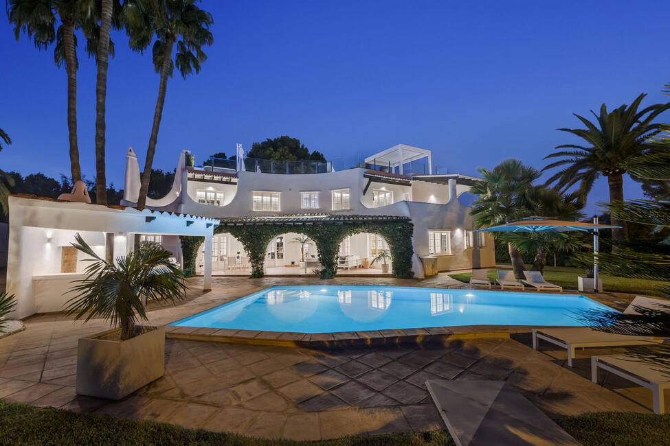 Villa in 2. Meereslinie mit fantastischem Meerblick in Sol de Mallorca