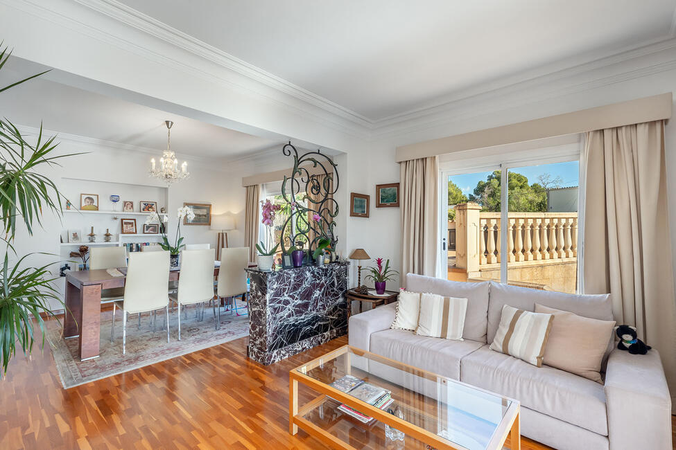 Fantastische Villa mit Gästeapartment und Teilmeerblick in Costa d’en Blanes
