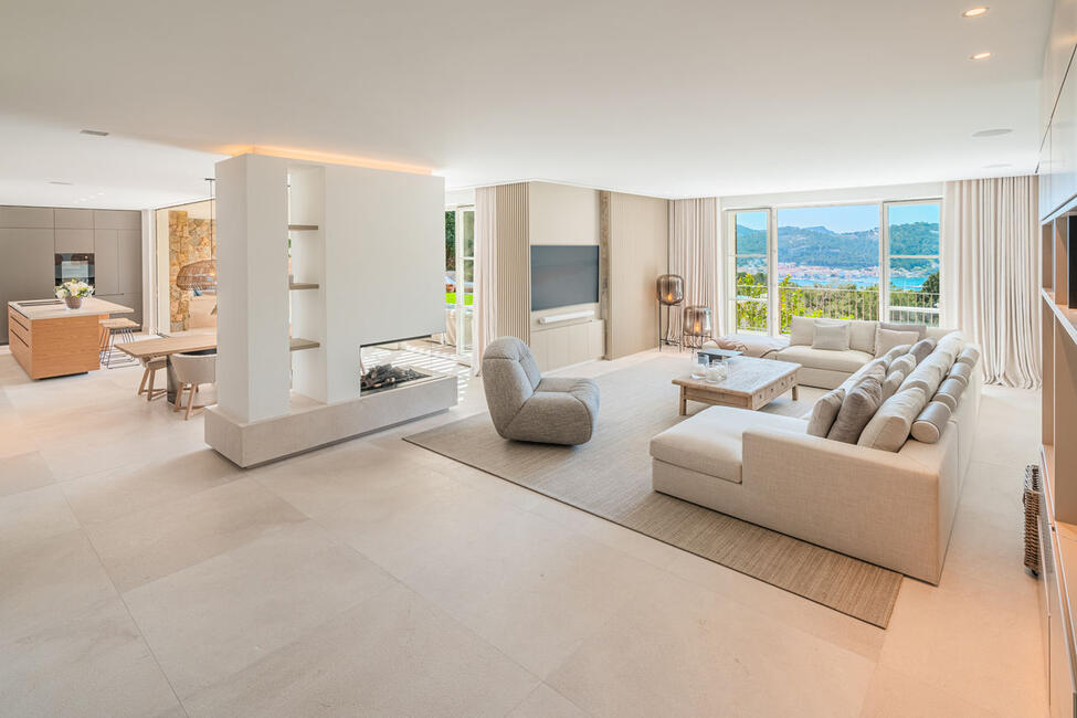 Luxurióse new construction villa with spectacular sea and mountain views in Puerto Andratx