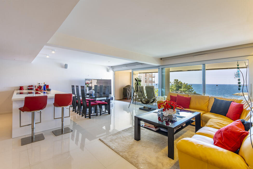 Apartment in 1. Meereslinie mit privatem Meerzugang in San Agustín