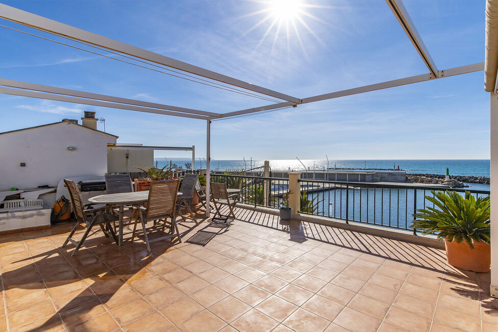 Magnificent penthouse in 1st sea line with spectacular sea views in Portixol