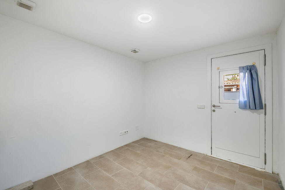 Renoviertes Stadthaus im modernen Stil mit Dachterrasse in Andratx