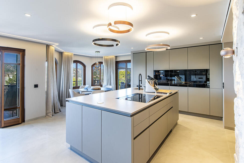 Renoviertes Luxus-Penthouse mit Meerblick und Dachterrasse in Puerto Andratx