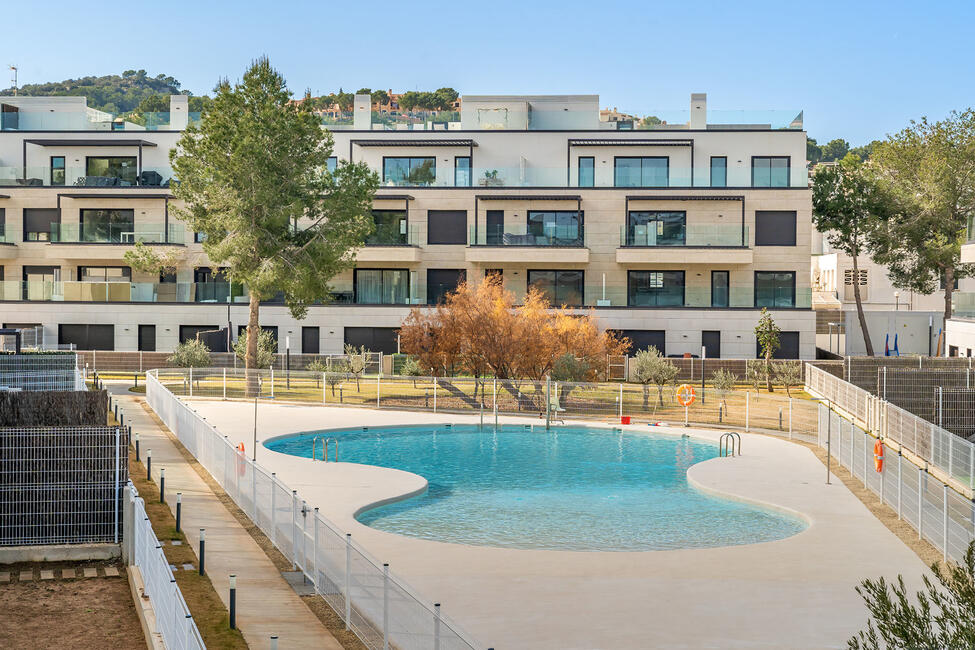 Modern garden apartment with communal pool in Santa Ponsa