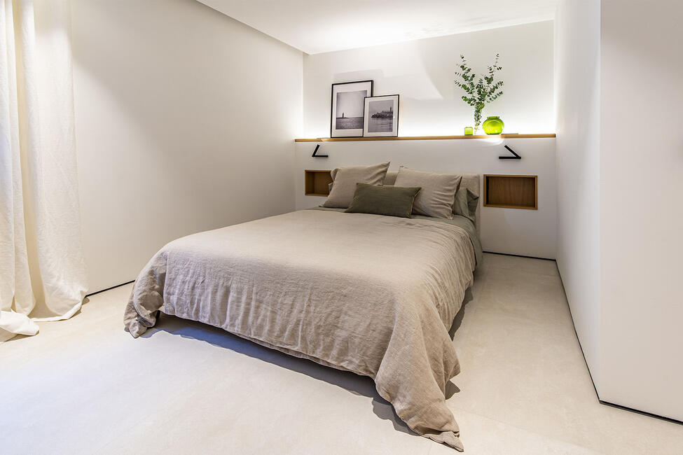 Luxuriously renovated apartment in 1st sea line in Palma-Portixol