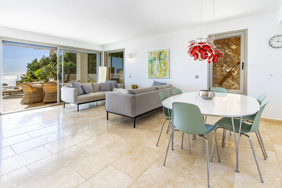 Traumhaftes Erdgeschoss-Apartment in 1. Meereslinie in Puerto Andratx
