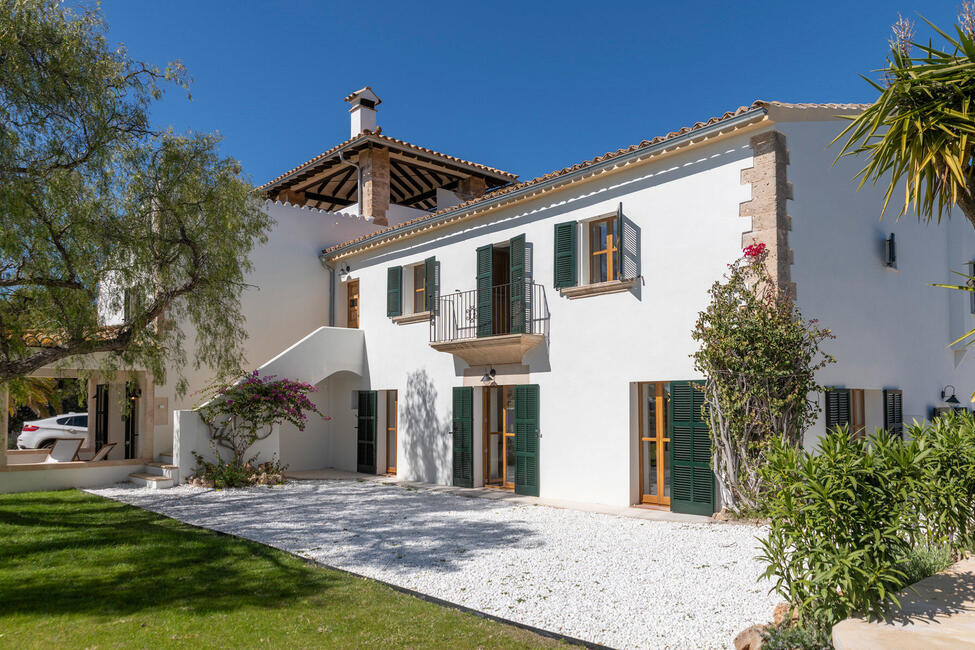 Preciosa casa señorial con piscina rodeada de exuberante naturaleza en Génova