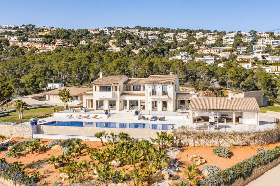 Spectacular finca with sensational sea and mountain views in Puerto Andratx
