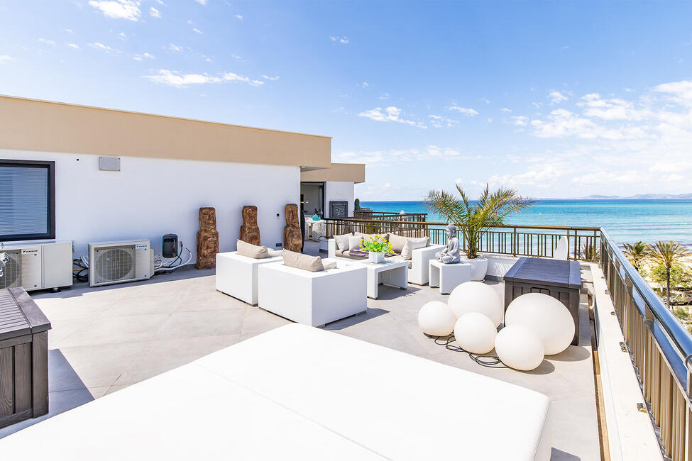 Luxurious penthouse on the seafront with parking space in Playa de Palma