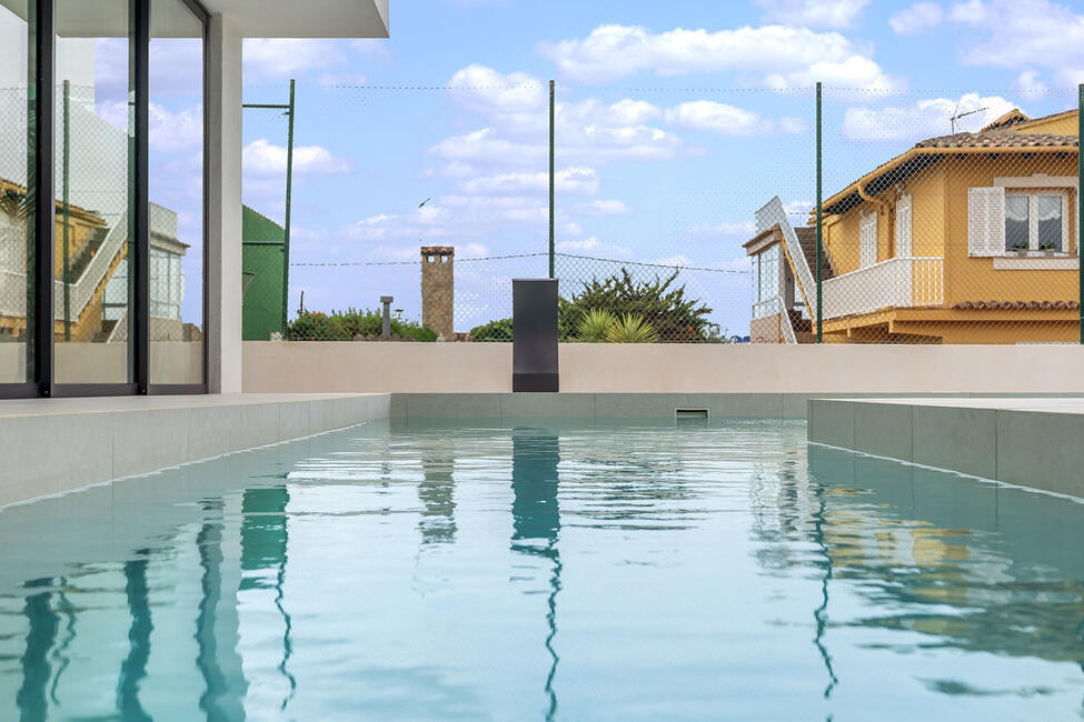 Attraktive Neubau-Villa mit Pool und Weitblick in Sa Cabaneta