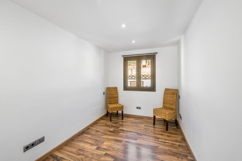 Renoviertes Stadthaus im modernen Stil mit Dachterrasse in Andratx