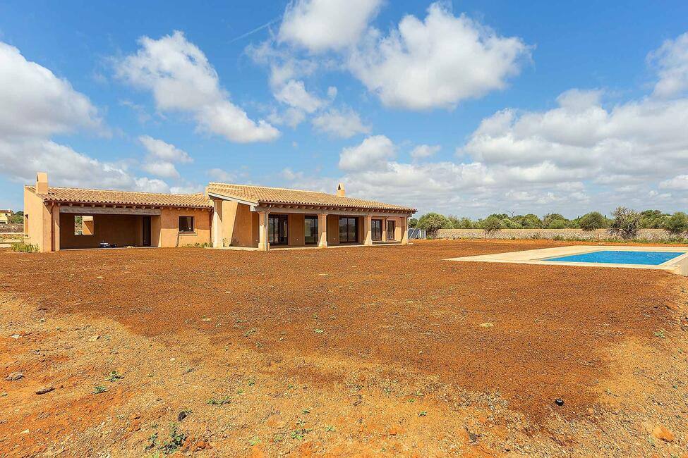 Rustikale Finca mit Pool unweit vom Strand in Santanyi