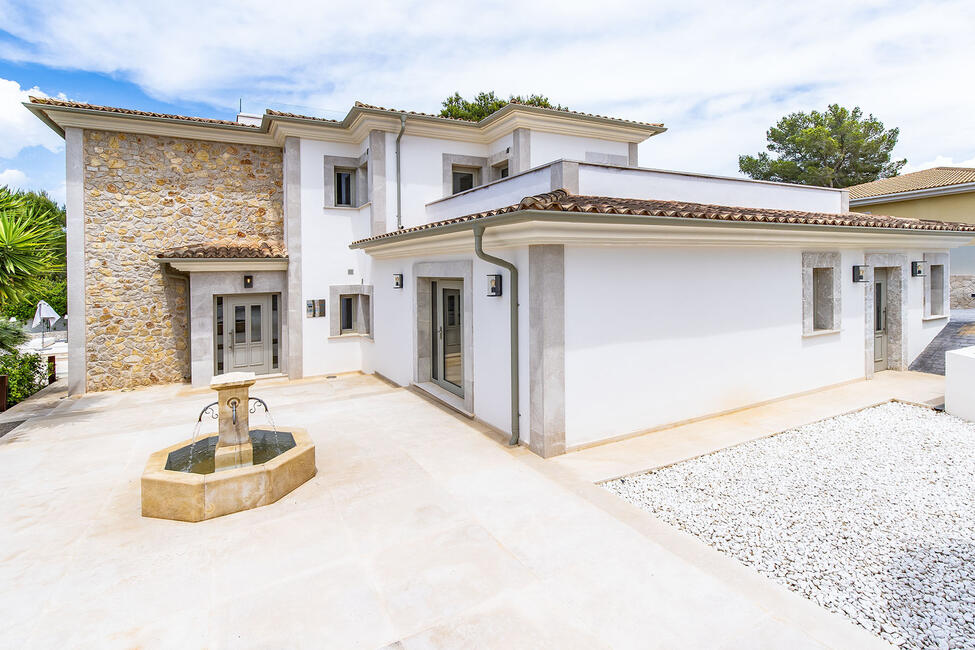 Charmante renovierte Villa mit privatem Pool in Cala Vinyas