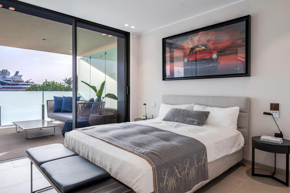 Exklusives Duplex-Penthouse mit Privatpool in 1. Meereslinie in Palma