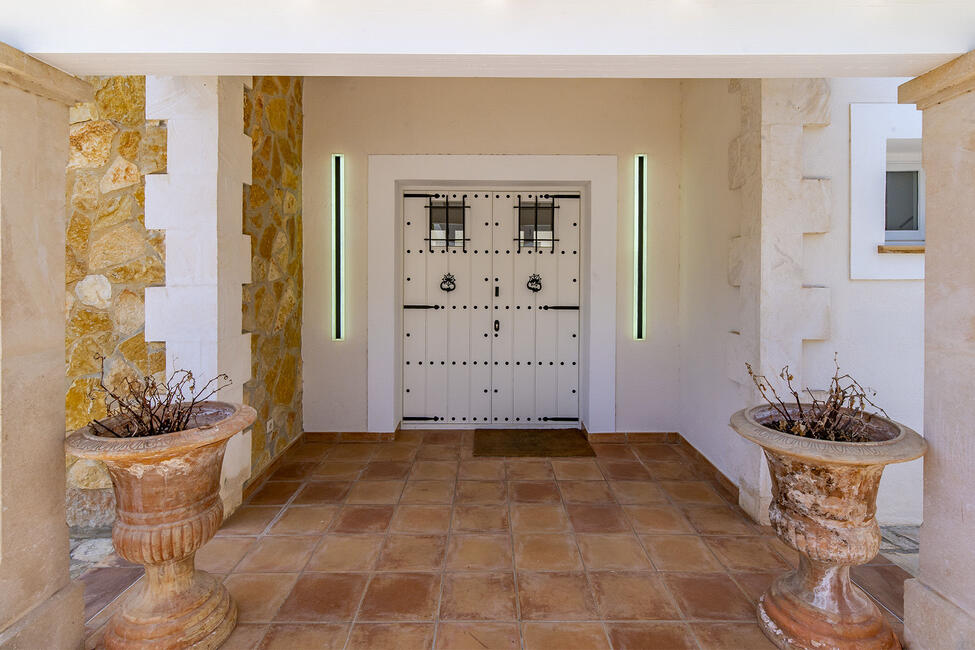 Sonnige Villa mit herrlichem Garten und Pool in Santa Ponsa