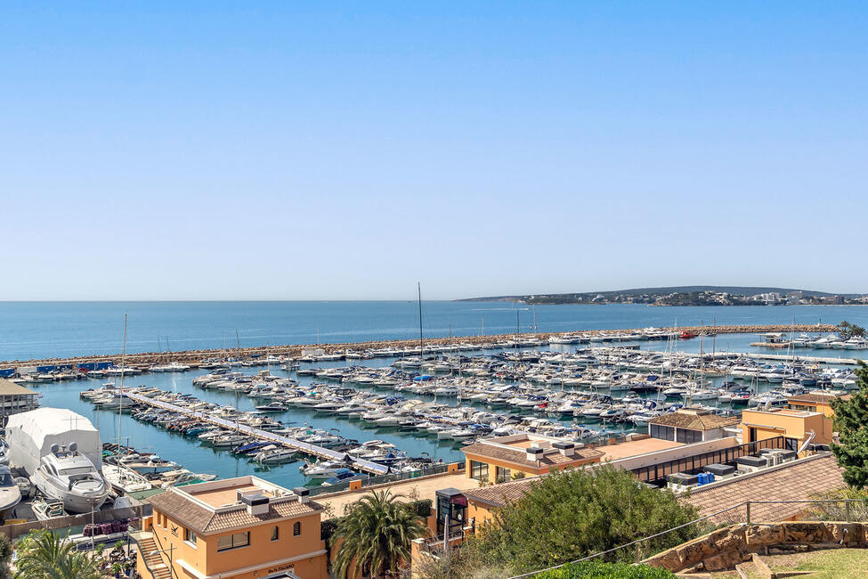 Fantástico piso con vistas al mar cerca de la playa en Portals Nous