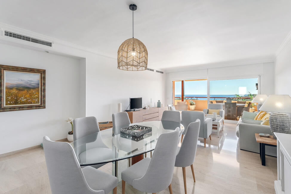 Fantastic penthouse with sea views close to the golf course in Bendinat